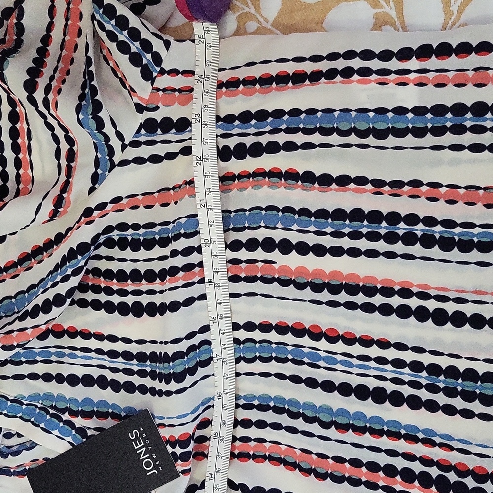 Beautiful blouse - Picture 7 of 10
